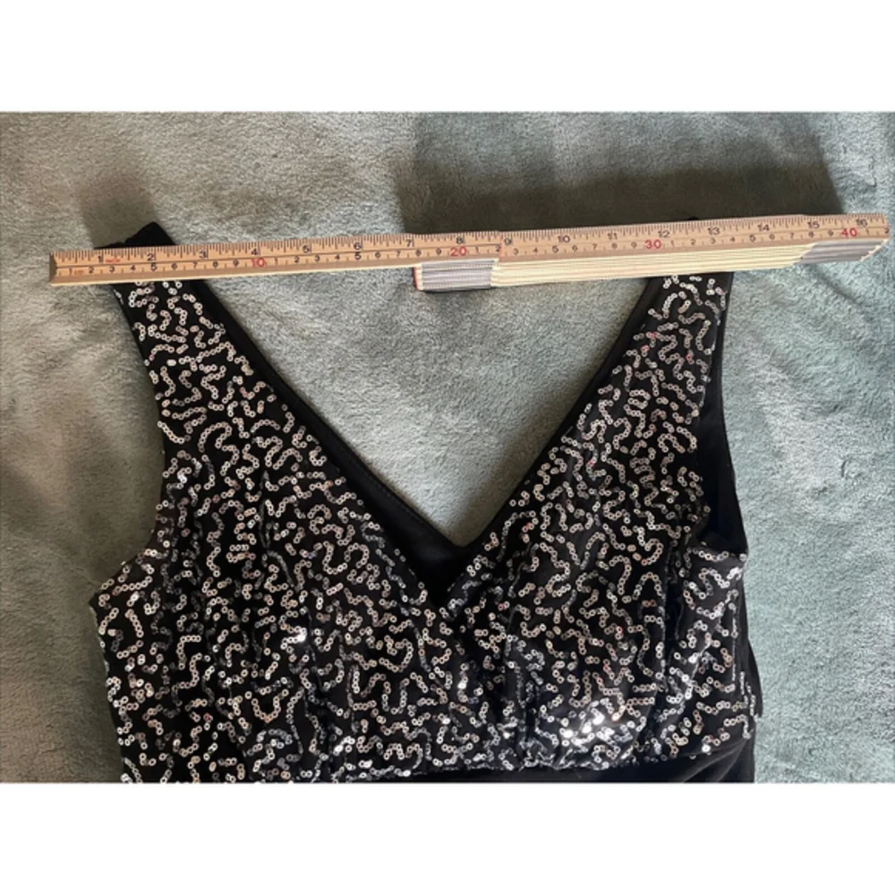B. Smart Juniors‎ Sleeveless Black Plunge Bodycon Sequin Cocktail Dress Sz Small